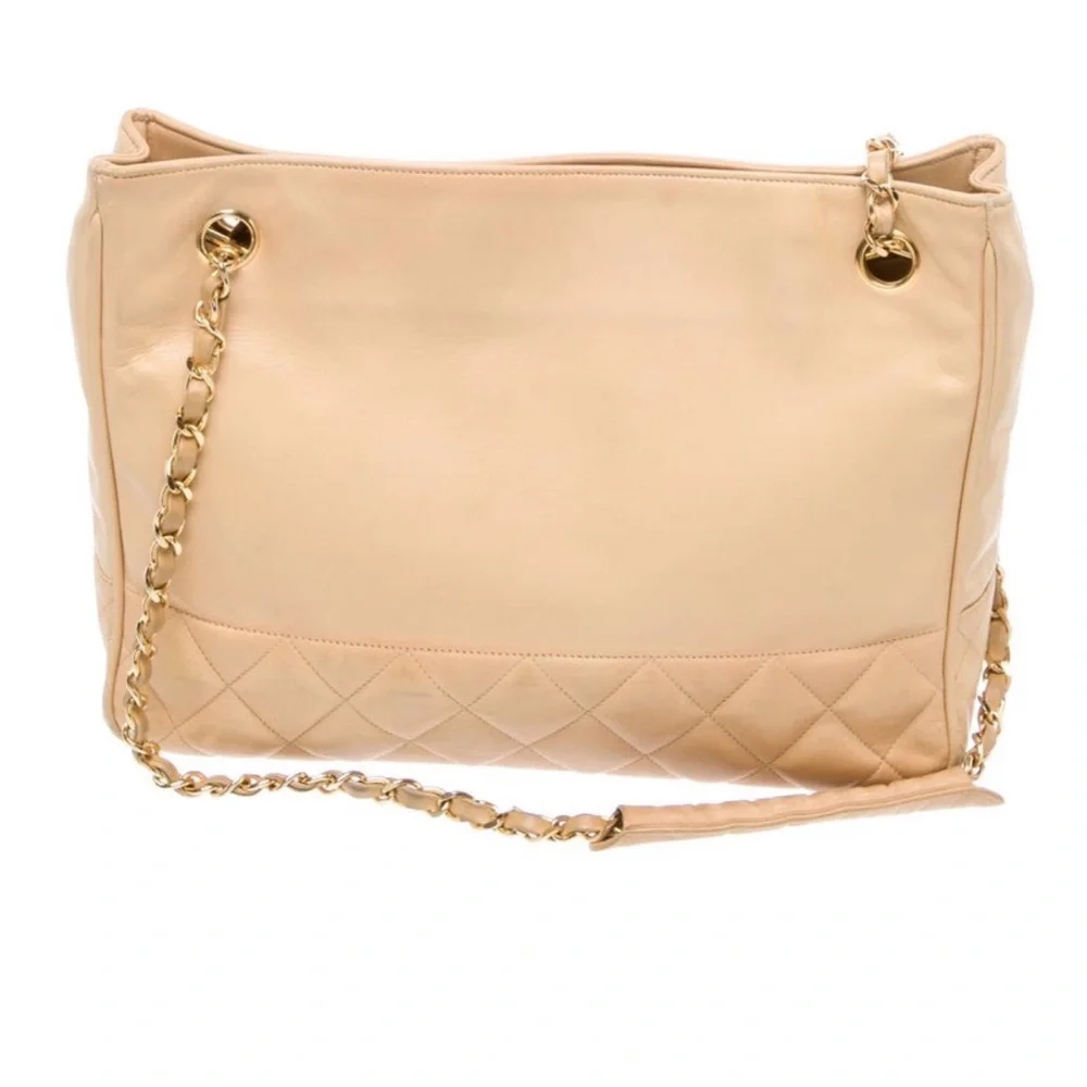 Chanel Cream Quilted Shoulder Bag - Picture 2 of 11